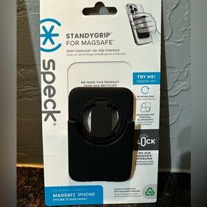 Speck StandyGrip for MagSafe - Sleek Black